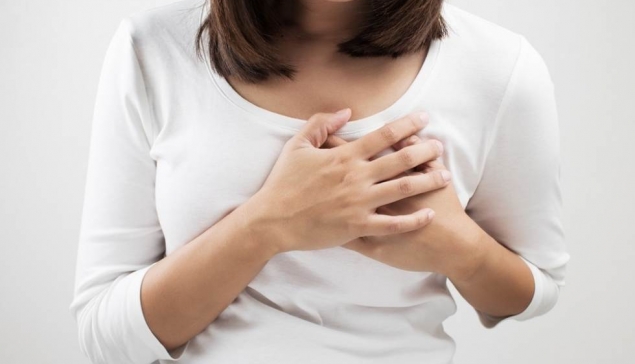 درد شانه در اثر سرطان سینه